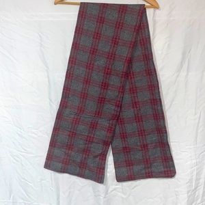 A gray and red plaided scarf
